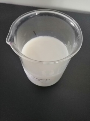 Prodotto chimico di tintura del tessuto di industrie dell'emulsione dell'agente giallo-chiaro liquido bianco dell'idrorepellente