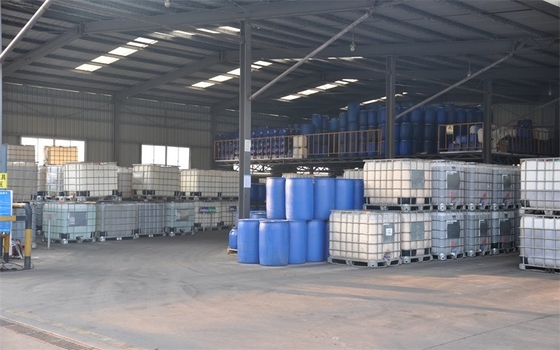 agente ausiliario ricoprente industriale del tessuto dell'emulsione del lubrificante migliorare varia prestazione di carta di stampa e di scorrevolezza