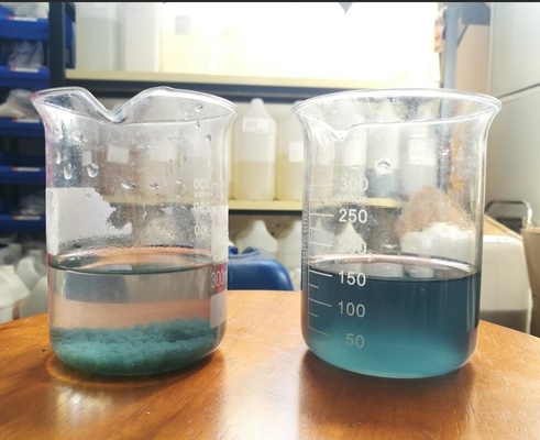 Agente di tintura Auxilliaries 5.0Ph di Decoloring dell'acqua del tessuto con l'alto tasso di rimozione di MERLUZZO